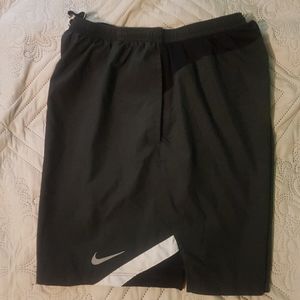 Mens nike dri fit shorts size xL